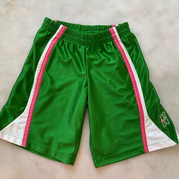 GIRLS NIKE SHORTS SIZE MEDIUM - Picture 1 of 3